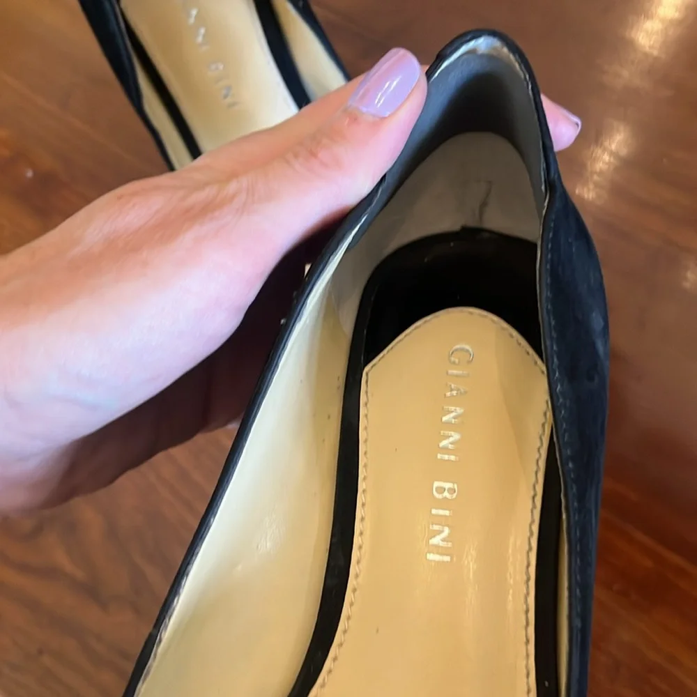 Gianni Bini Women's Black Courts - Picture 11 of 11
